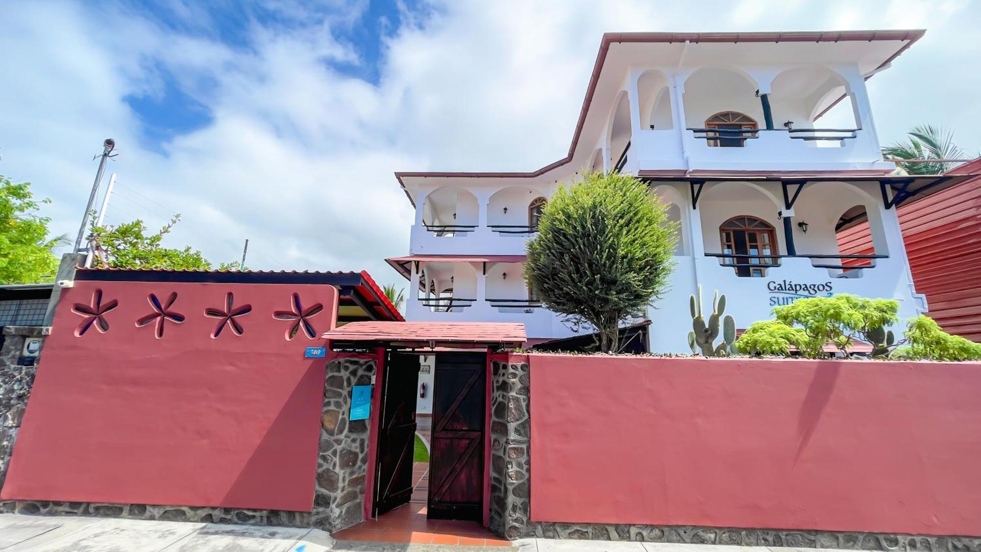 Hotel Galapagos Suites B&B ปูแอร์โตอาโยรา ภายนอก รูปภาพ