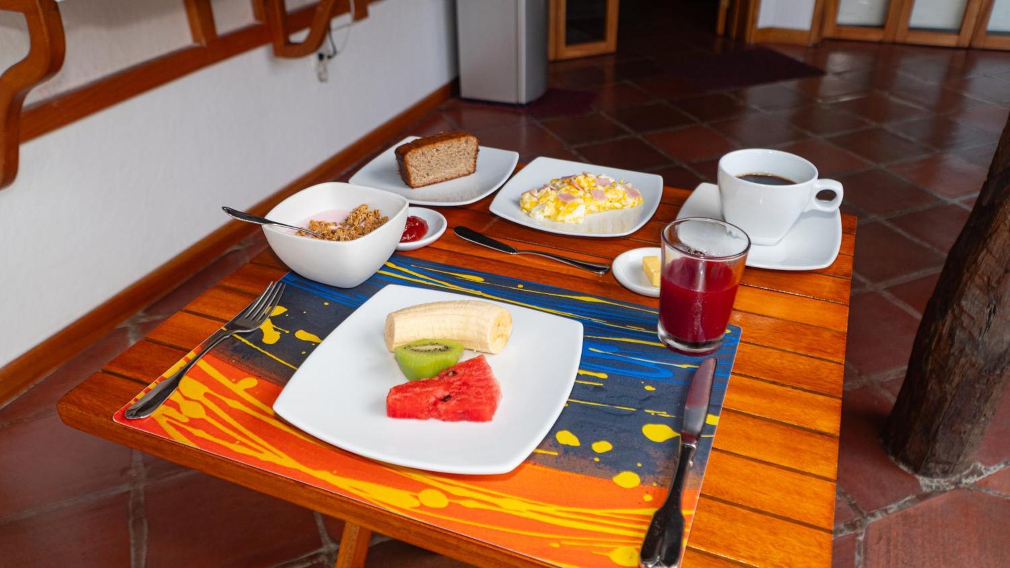 Hotel Galapagos Suites B&B ปูแอร์โตอาโยรา ภายนอก รูปภาพ