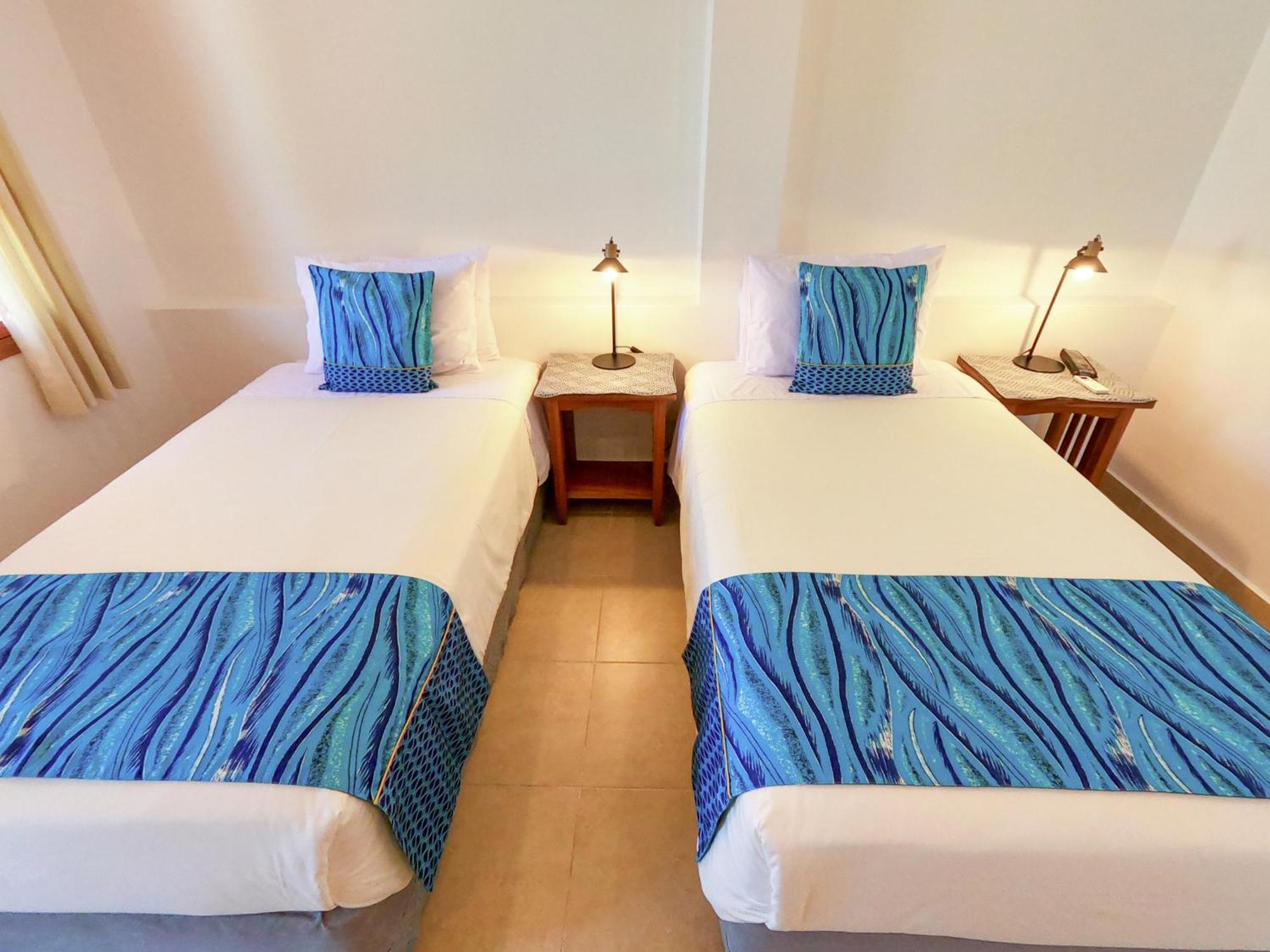 Hotel Galapagos Suites B&B ปูแอร์โตอาโยรา ภายนอก รูปภาพ